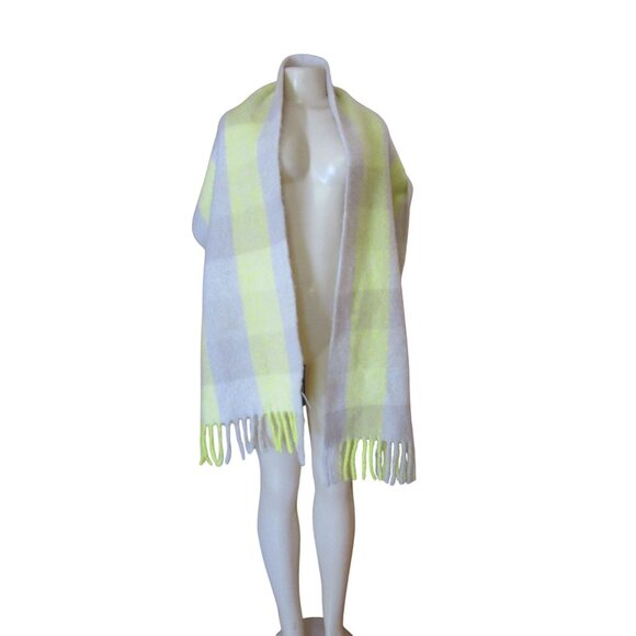 New w Tags, Maurice’s Large Sweater Wrap Scarf Yellow Gray w Fringe - Picture 1 of 3